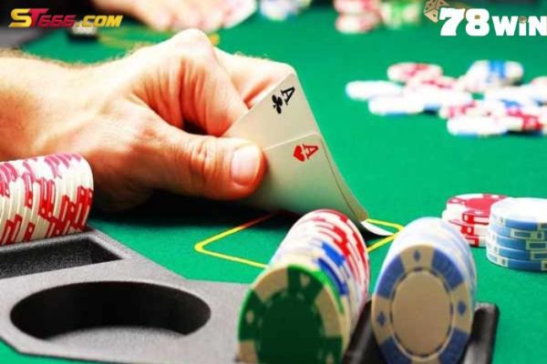 Cách chia bài Poker đơn giản dễ hiểu cho người mới